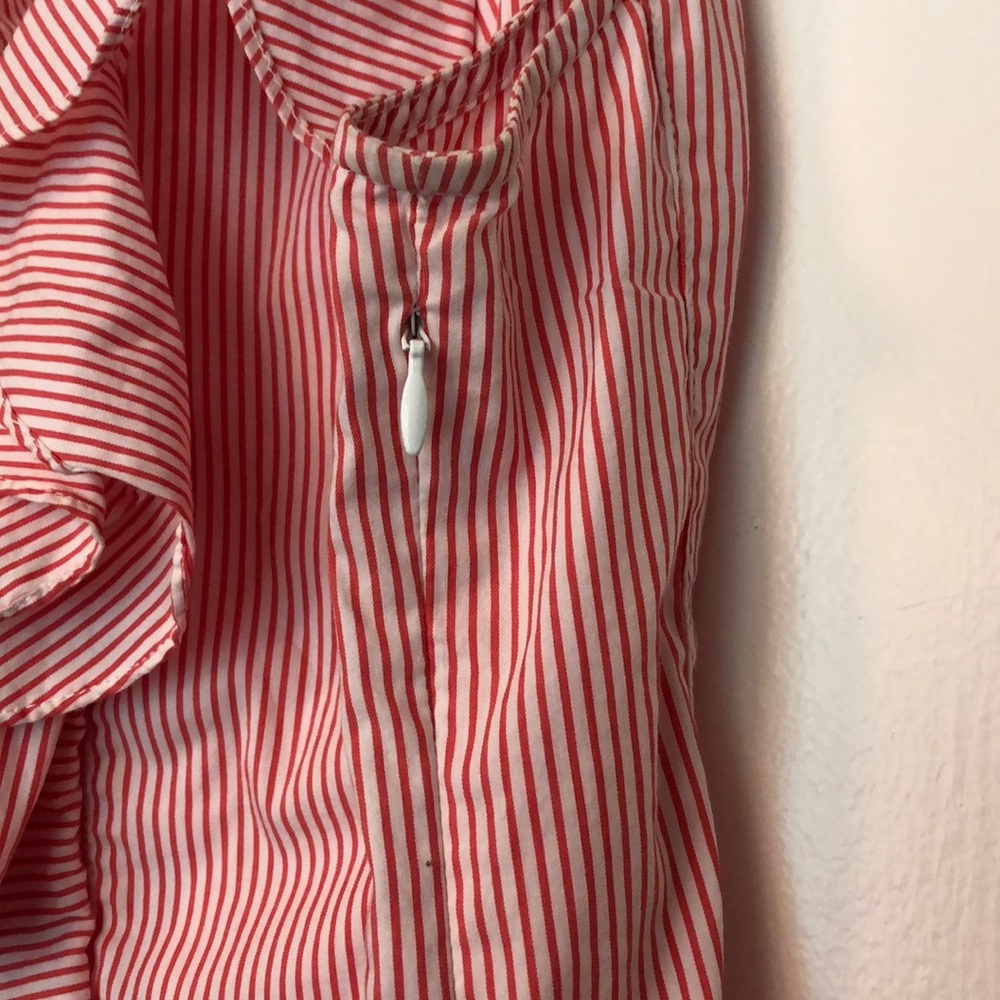 Express Ruffle Top - Picture 2 of 4